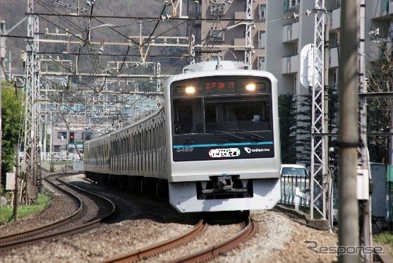 「いきもの電車～超いきものばかりミュージアム～」のイメージ。「いきものがかり」のこれまでの活動などを車内広告で紹介する。