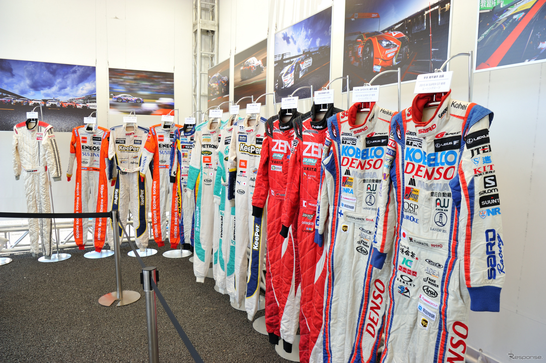 LGDA2016夏祭りに出展されるレーシングスーツがGT会場にて展示された