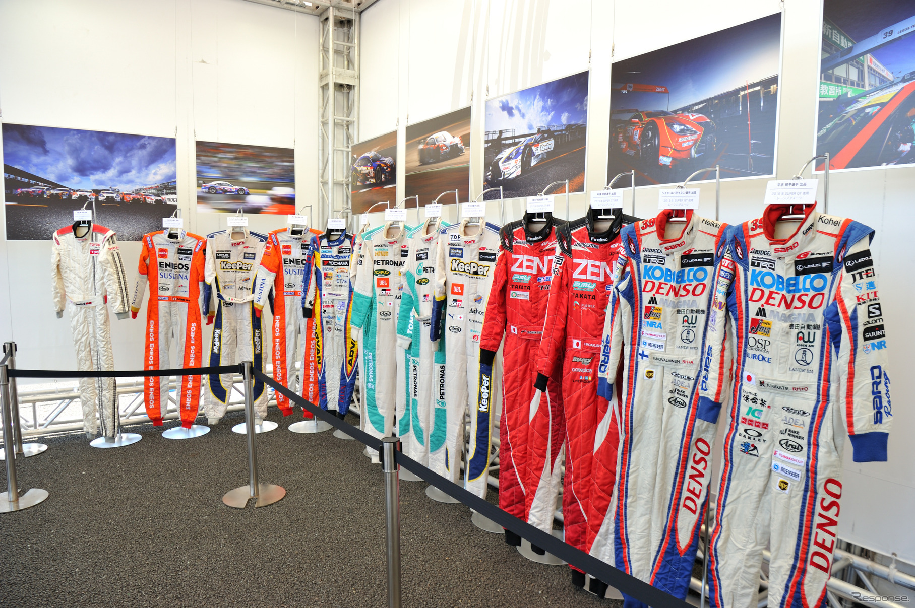 LGDA2016夏祭りに出展されるレーシングスーツがGT会場にて展示された