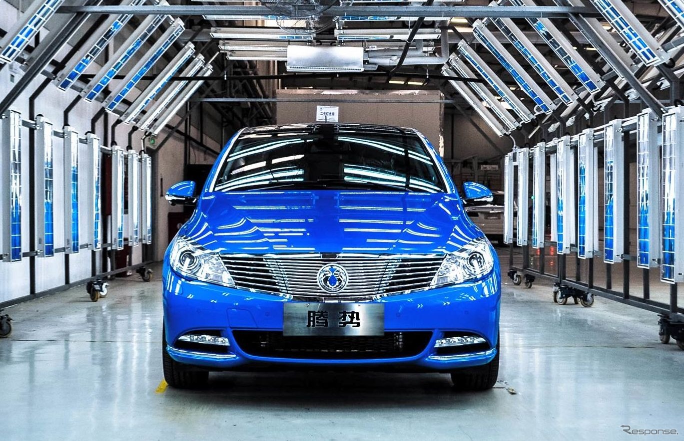 中国で生産が開始されたダイムラーとBYD の新型EV、デンツァ400