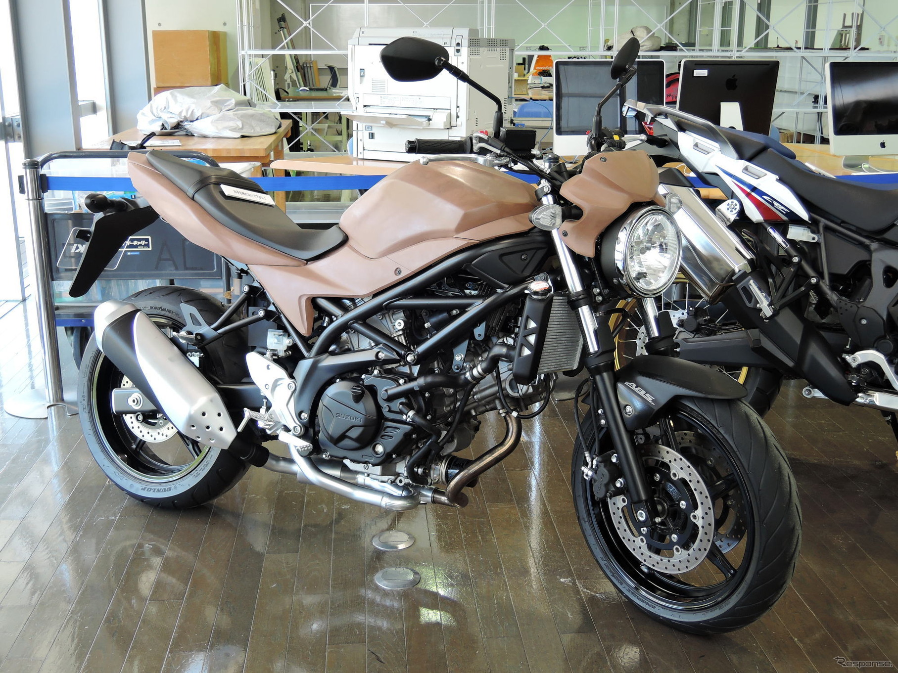 スズキ『SV650』のクレイモデル