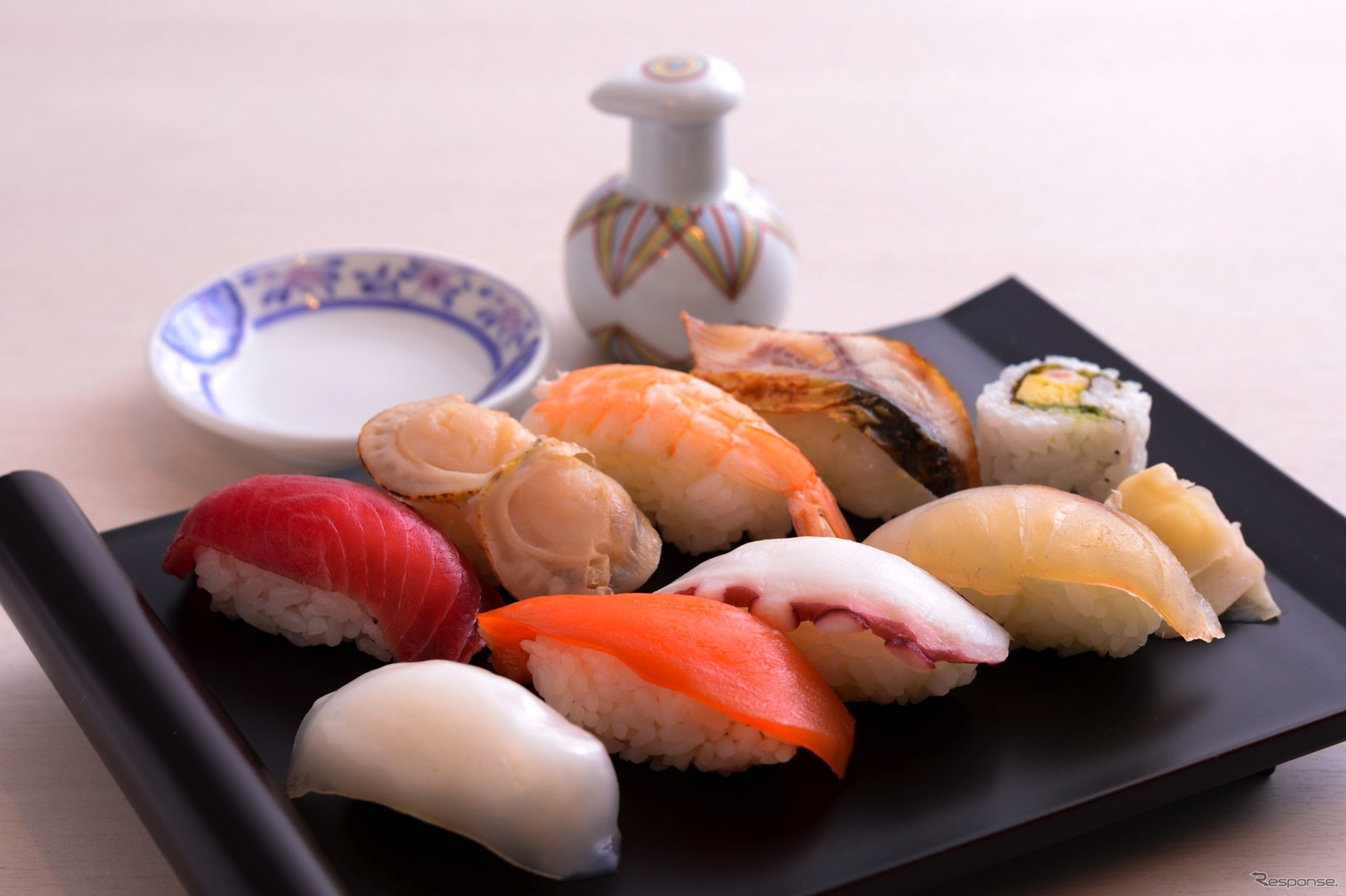 ファーストクラス / 軽食：お寿司