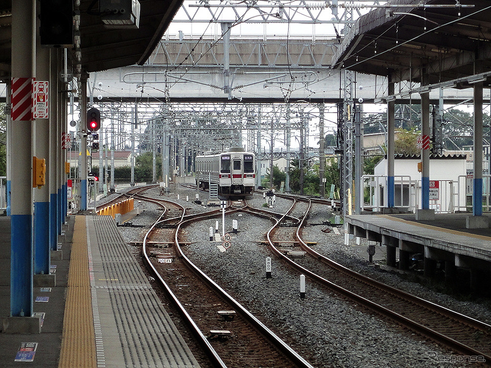 南栗橋駅ホームから南側、留置線を望む