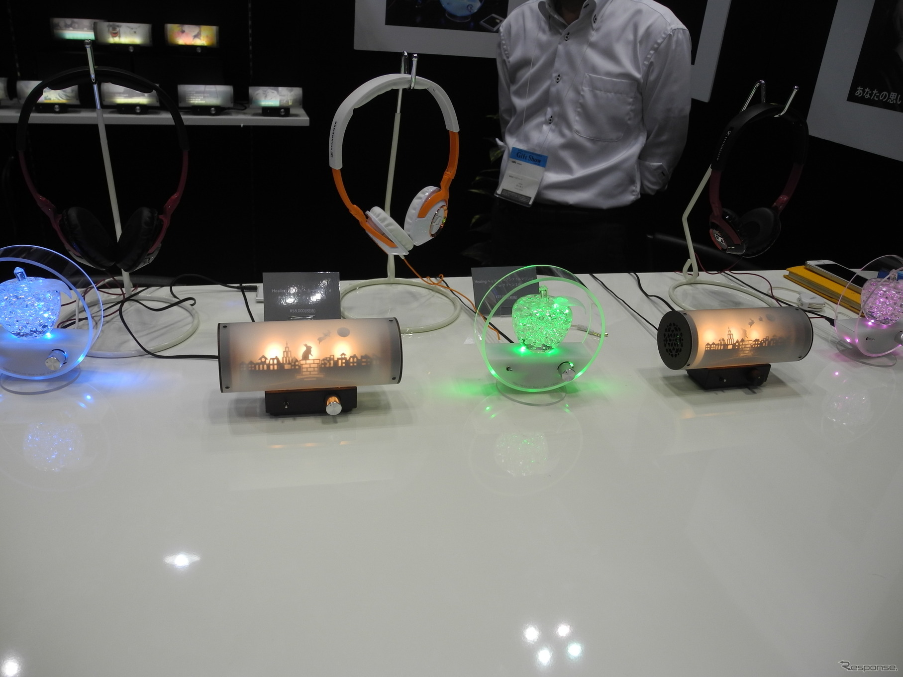 ハッピートークの「Artスピーカー Kage'e'」と「ヘッドホンアンプトルマリンゴ」