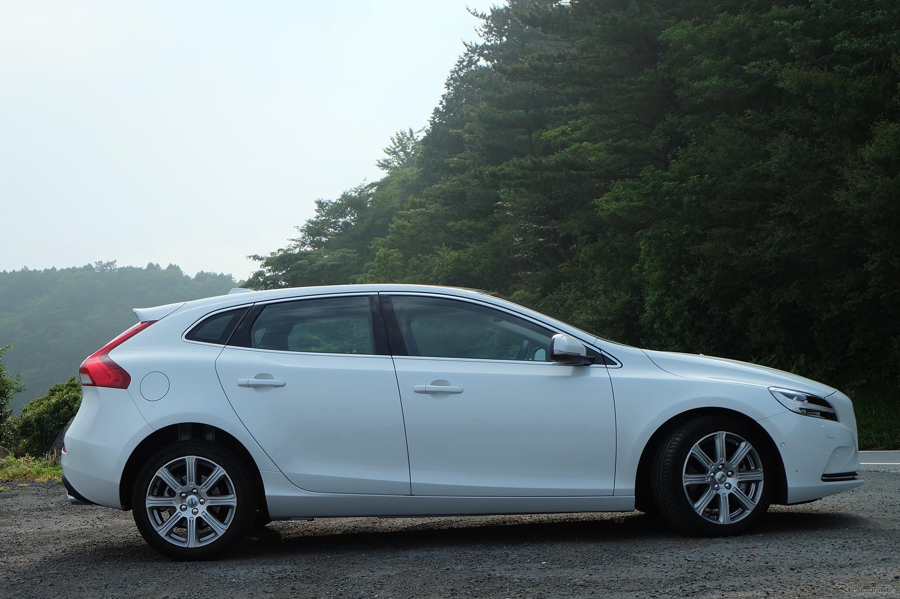 ボルボ V40 改良新型