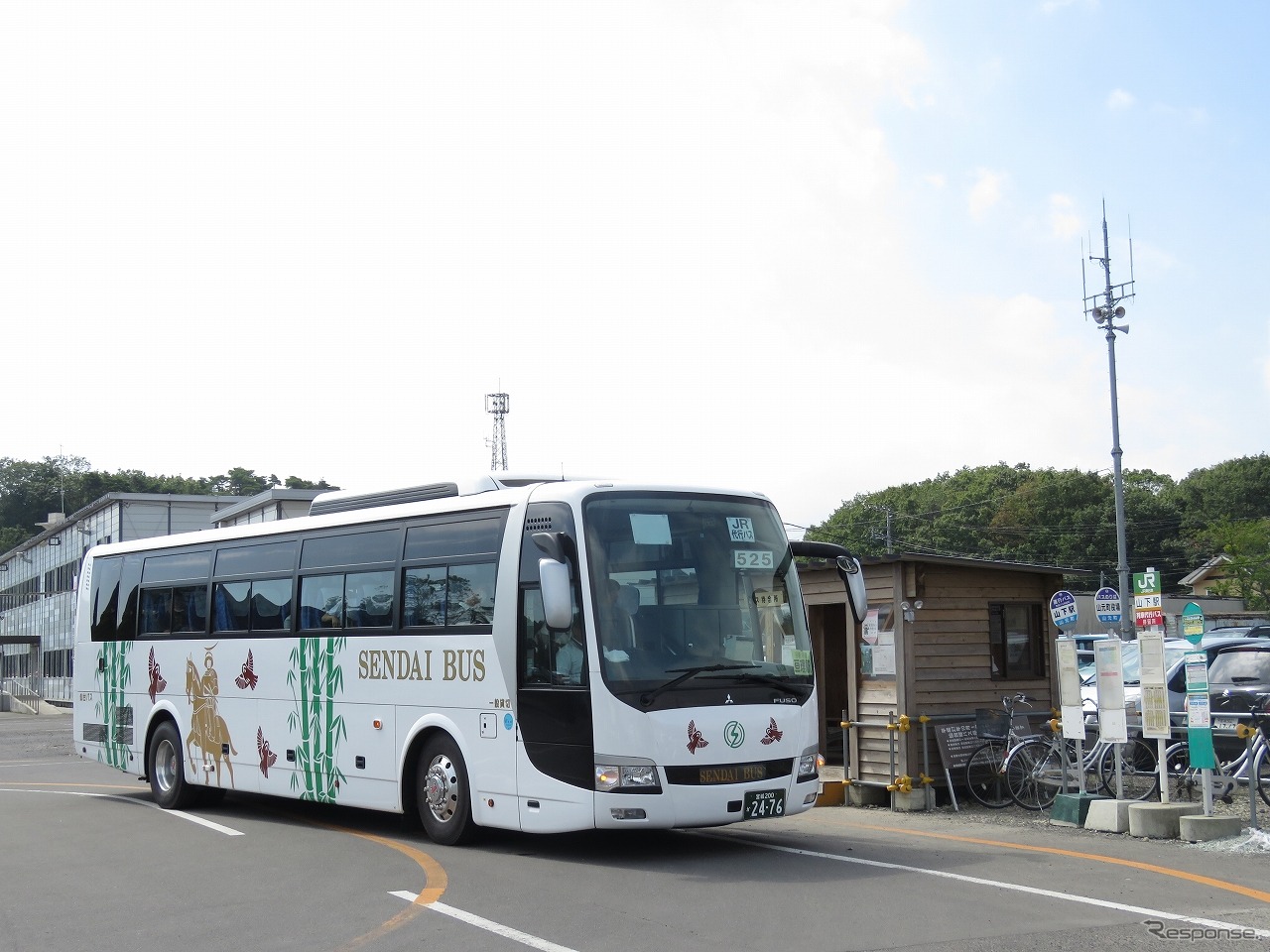 山下駅：代行バスの停留所は山元町役場の敷地内にある。新駅から約1km、旧駅からは約2km離れている。
