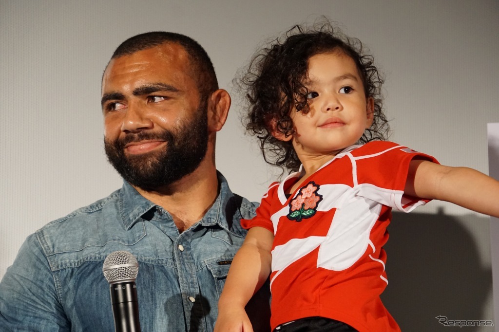 リーチマイケル選手と愛娘のアメリアちゃん