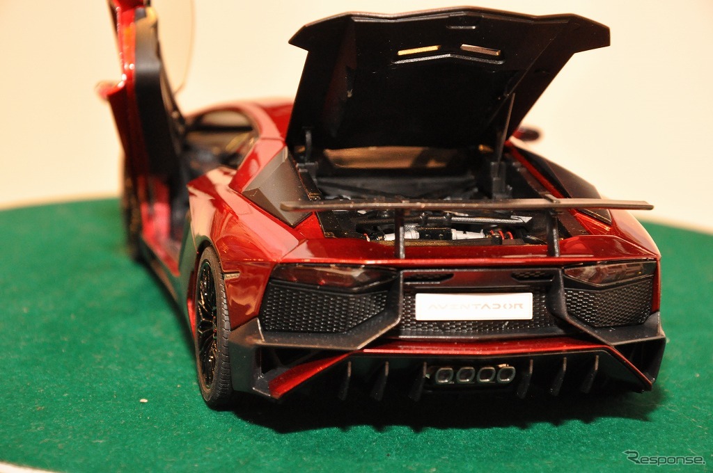 1/24 ランボルギーニ アヴェンタドール LP750-4 SV