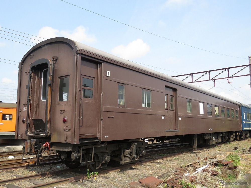 日本ナショナルトラスト保有の客車3両は引き続き大井川鐵道のSL列車『かわね路号』に連結して使用される。写真はオハニ36 7。