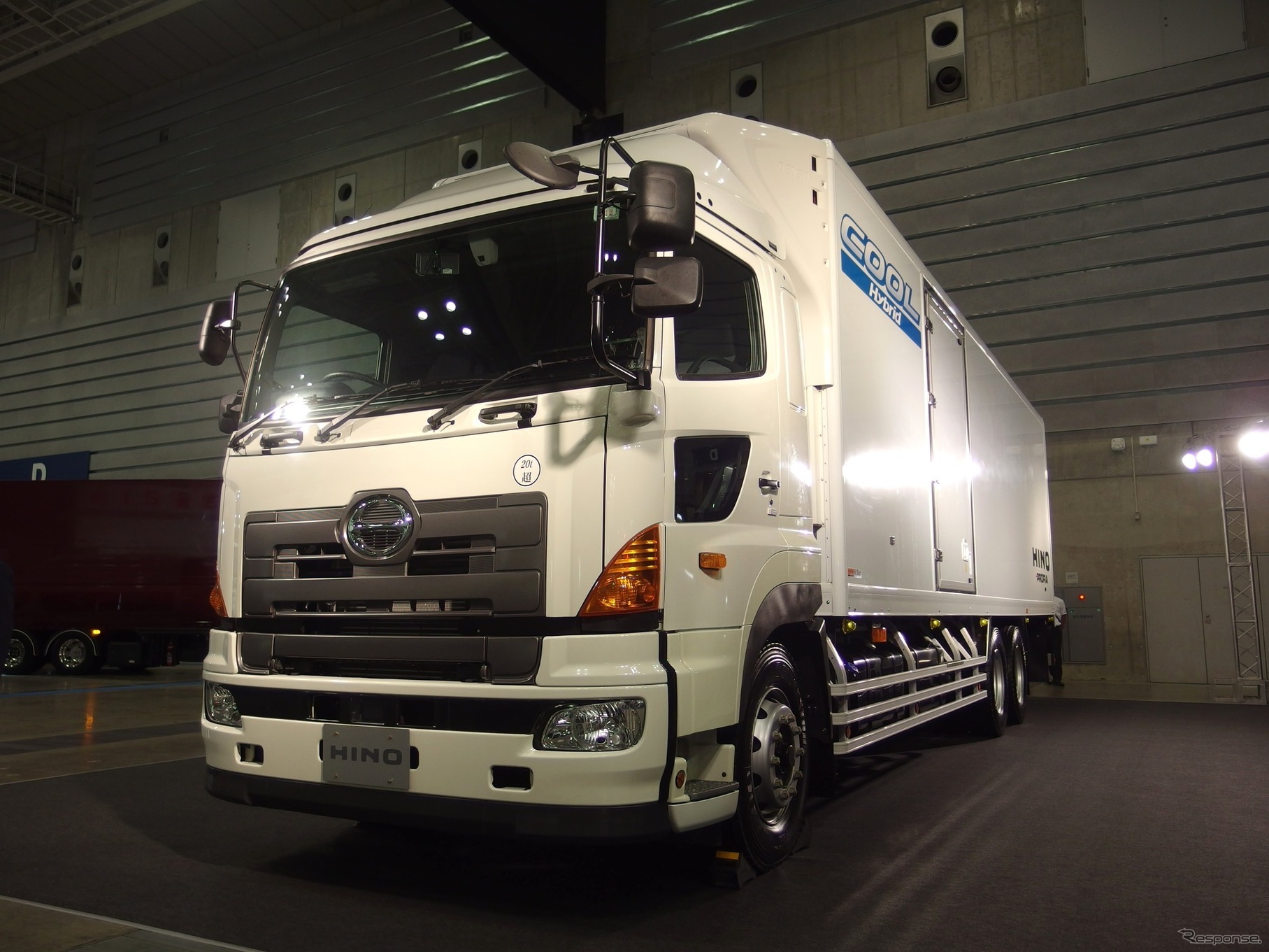 日野自動車（ジャパントラックショー16、2016年9月）　〈撮影　高木啓〉