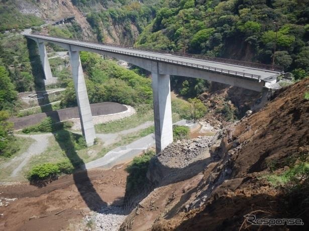 阿蘇長陽大橋の被災状況