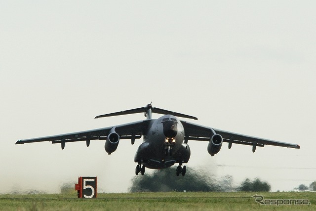 随伴機に使用された岐阜基地所属のC-1 FEB。C-1輸送機の初号機であり、こちらも貴重。