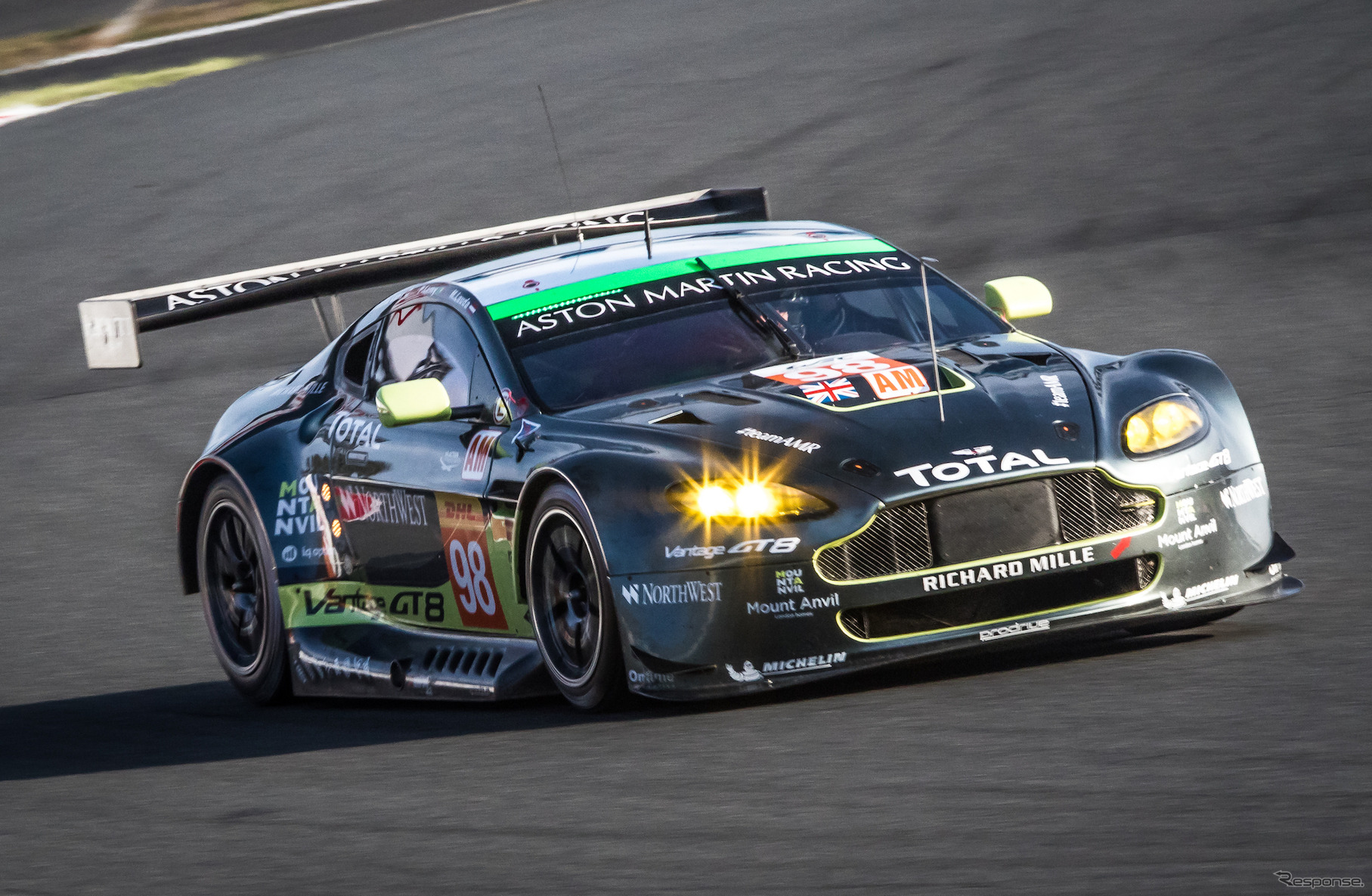 LMGTE-Amクラス予選1位の#98 アストンマーティン。