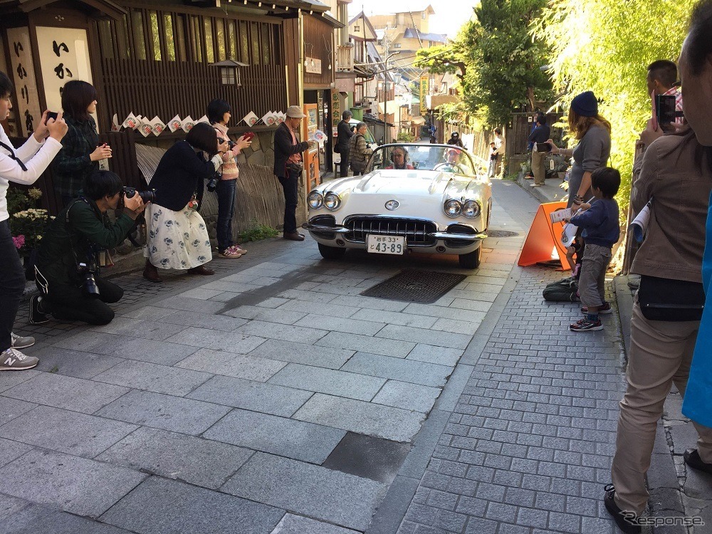 コルベットにはさすがに少し狭かっただろうか。この臆することのない自由なデザイン、しかし極めて上品だ。