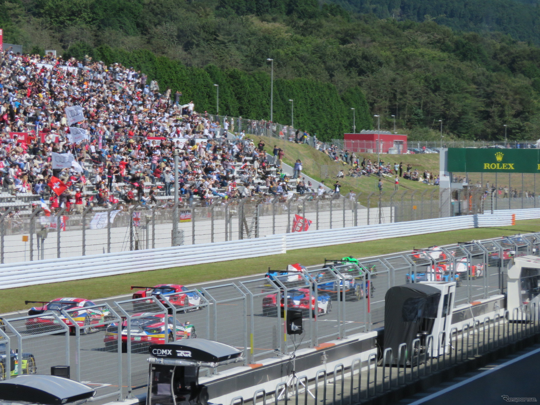 いよいよ決勝レースのフォーメーションラップがスタート。