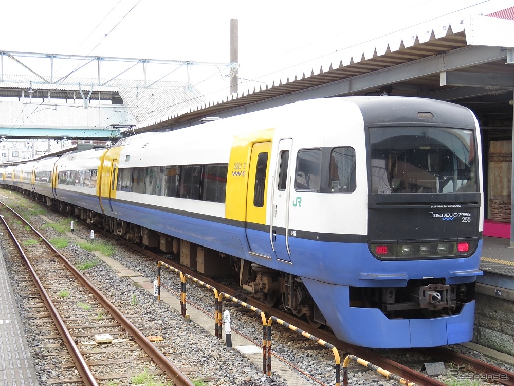 「マリフェス」では「千葉県にゆかりのある特急電車」が展示される。写真は千葉県内のJR線で運用されている特急形電車の255系。