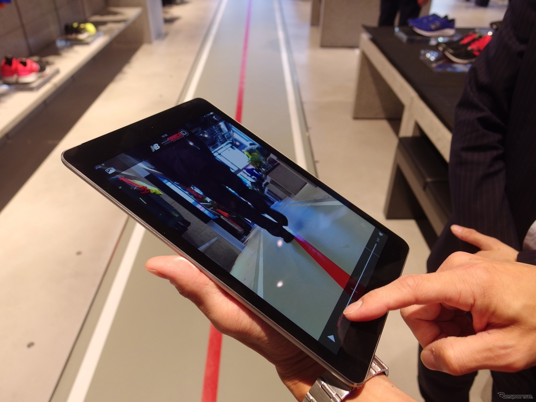 3Dデータと動画から、最適なシューズを提案する。