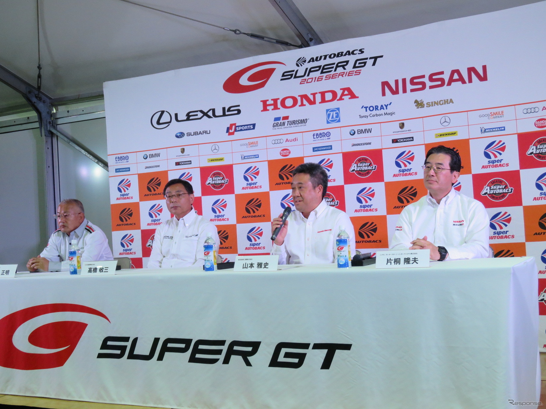 左からGTAの坂東正明代表、トヨタ（レクサス）の高橋敬三氏、ホンダの山本雅史氏、日産（ニスモ）の片桐隆夫氏。