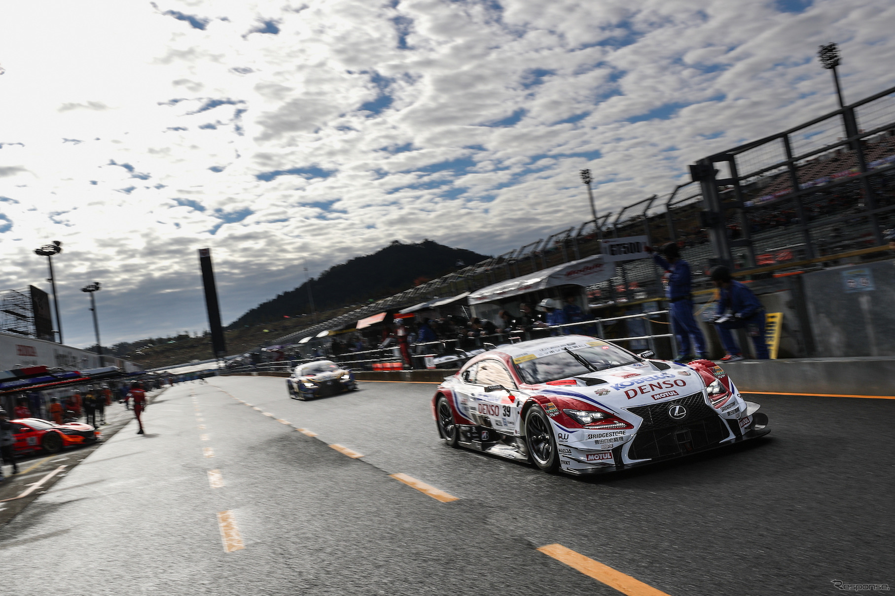 GT500の第3戦ポールポジションは#39 RC F。
