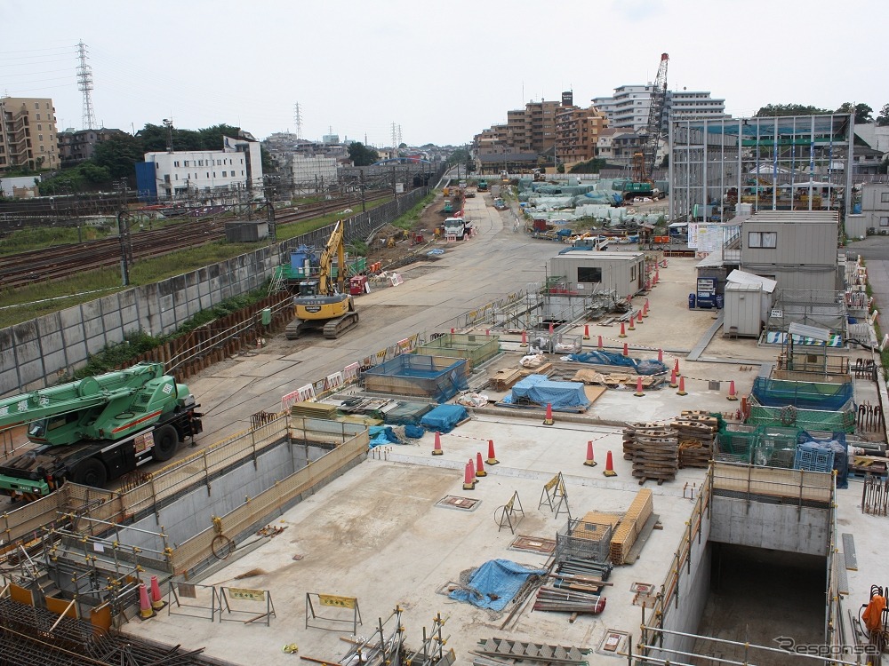 相鉄・JR直通線の羽沢駅の工事現場。羽沢貨物線の合流点近くに設けられる。