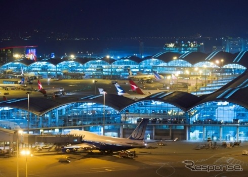 夜の香港国際空港