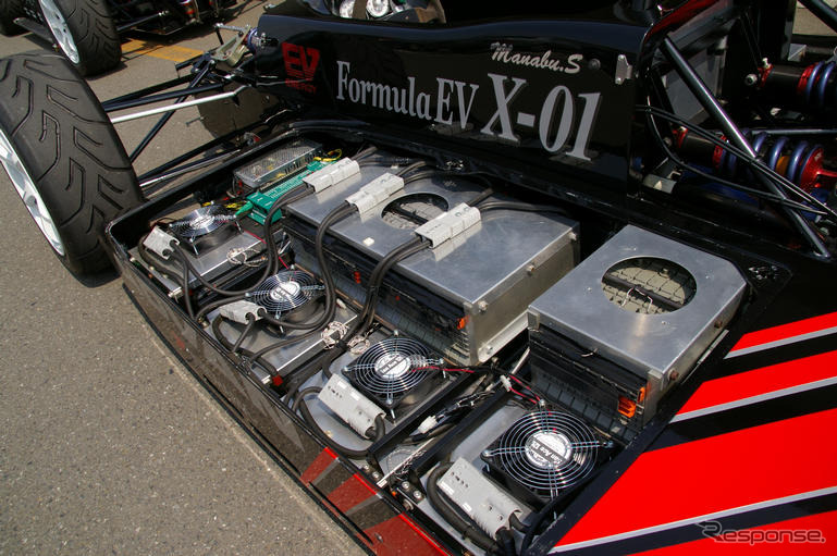 電池が握る次世代車の鍵…EVレーシング試乗会