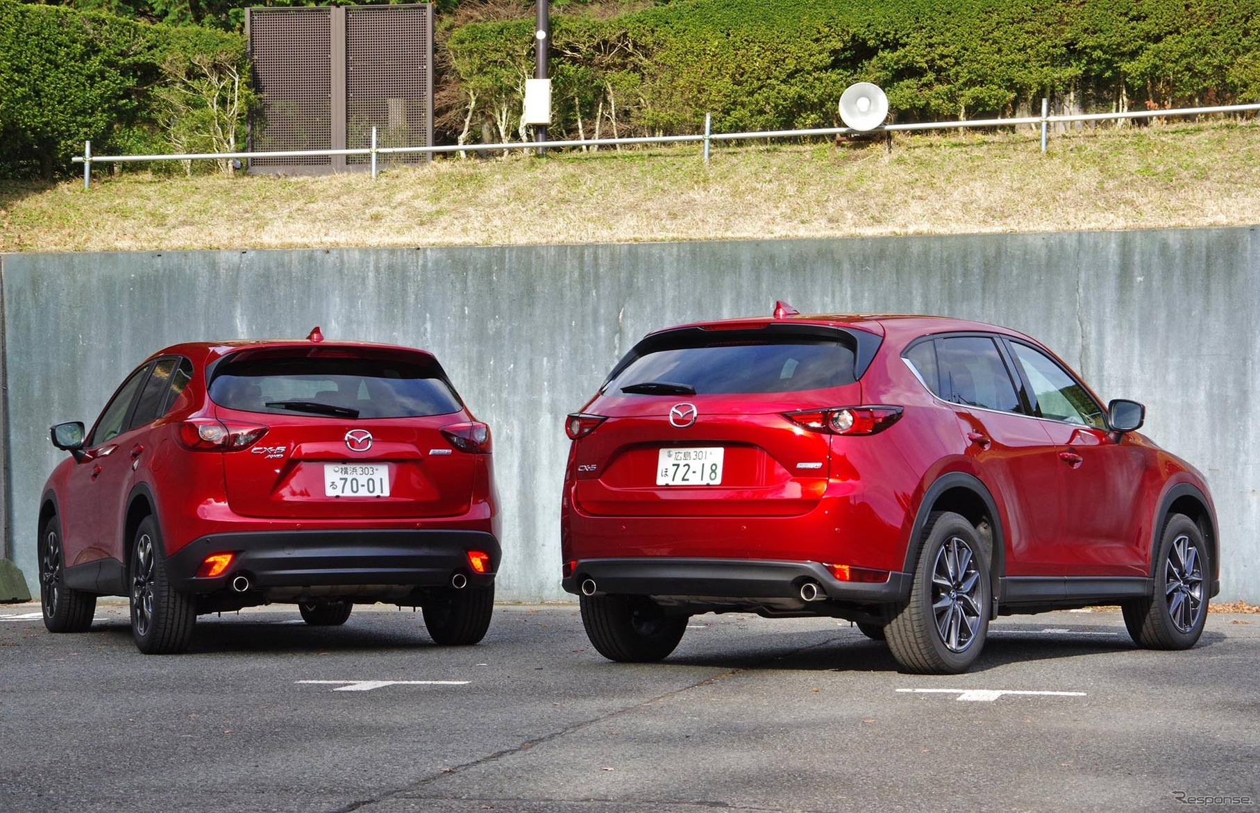 マツダ CX-5 新型（右）と従来型（左）