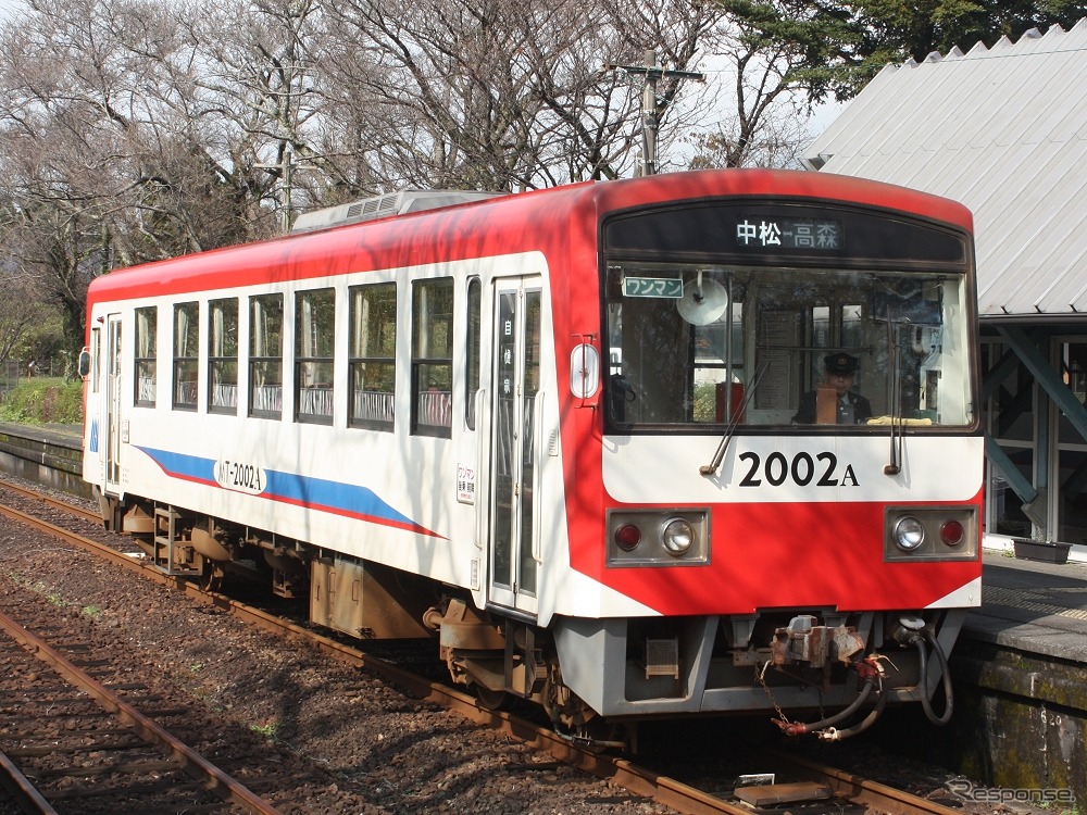 熊本地震の影響を受けた南阿蘇鉄道は中松～高森間のみ再開。立野～中松間は再開のめどが立ってない。