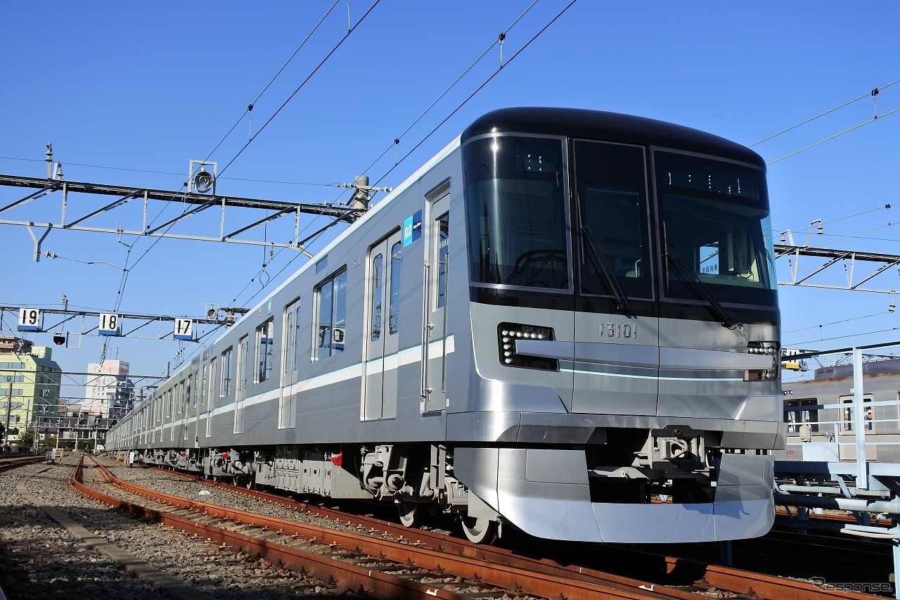 日比谷線の新型電車「13000系」。12月23～25日に「特別運行」が行われる。