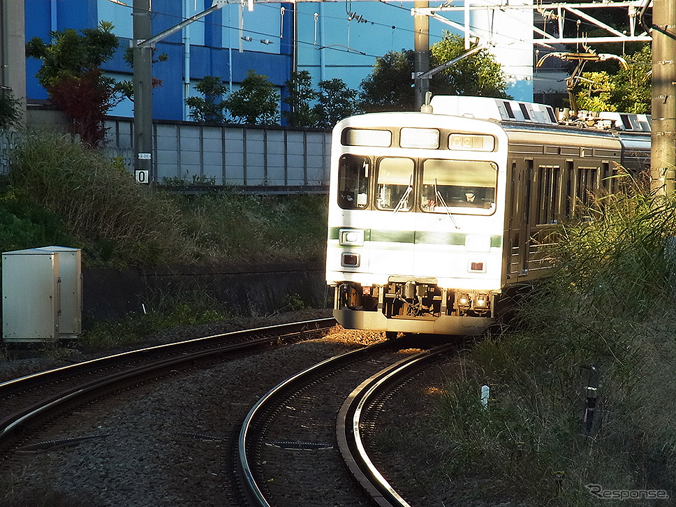 木材を積極的に使い改装した戸越銀座駅