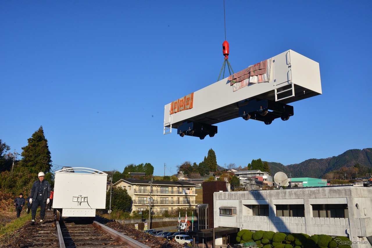 12月11日に行われた新車両の搬入