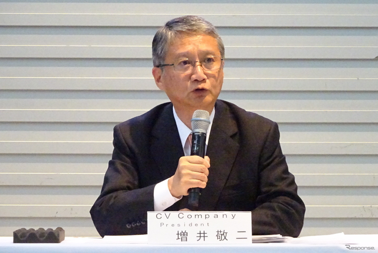 増井専務　《撮影　池原照雄》