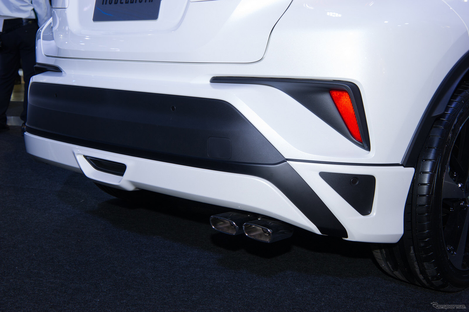 【東京オートサロン2017】トヨタモデリスタが、『C-HR』用のカスタマイズアイテムを搭載した2台のデモカーを中心に計5台展示