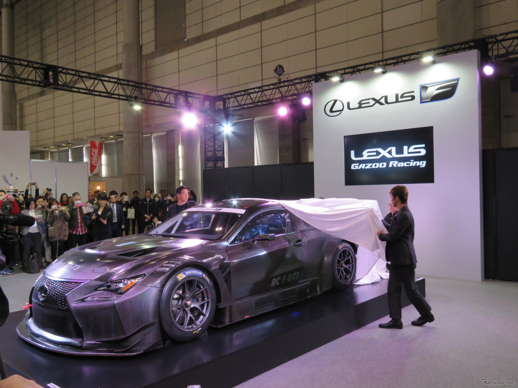 13日には新しい「レクサス RC F GT3」のアンヴェールも実施されており、トヨタ/レクサスのブースはモータースポーツ色も濃い。