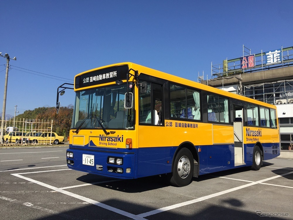 韮崎自動車教習所の「大型・大型特殊・大型二種・牽引教習車」体験試乗会に参加してきました。今回は大型二種（バス）とけん引（トレーラー）に挑戦。