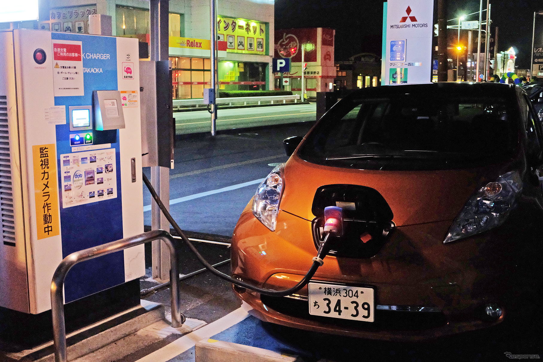 東京・葛飾を出発後、最初に充電した東日本三菱自動車販売・西那須野店。急速充電器は出力30kWの中速タイプ。