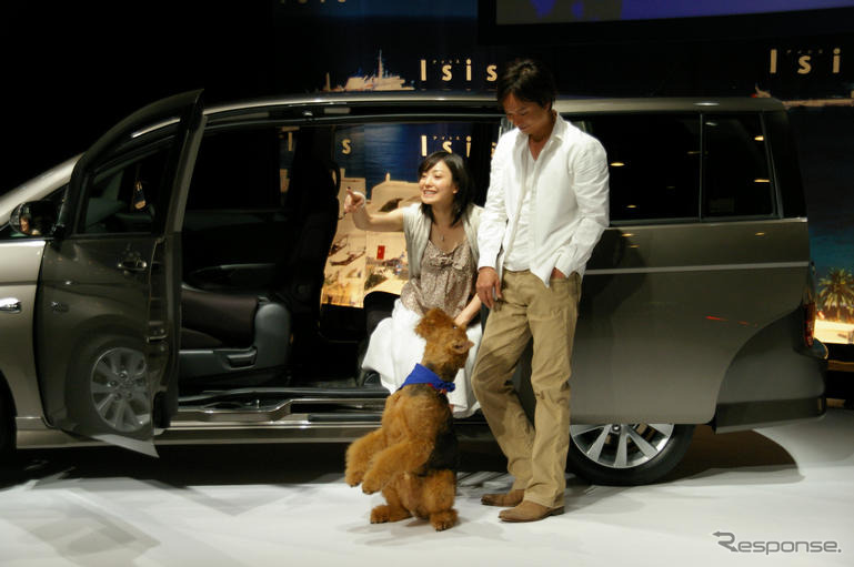 【写真蔵】椎名桔平＆菅野美穂…トヨタ アイシス 新CM発表会