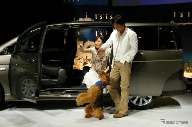 【写真蔵】椎名桔平＆菅野美穂…トヨタ アイシス 新CM発表会