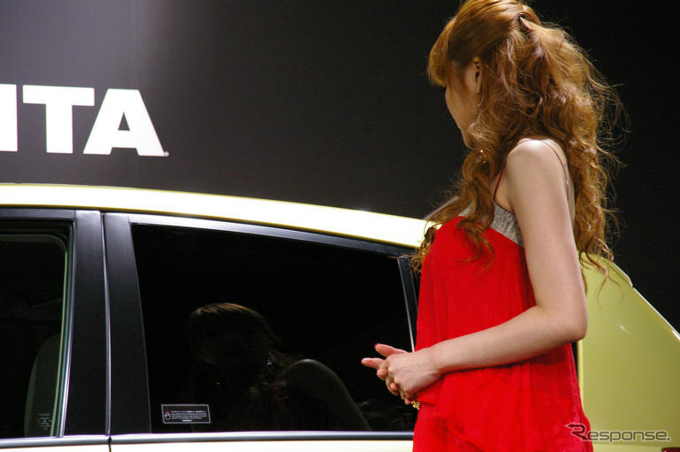 【写真蔵】ジローラモ&サトエリ…艶やかテクニック講座