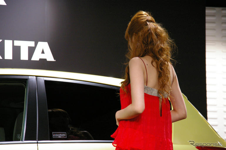 【写真蔵】ジローラモ&サトエリ…艶やかテクニック講座