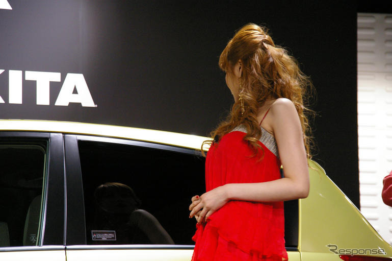 【写真蔵】ジローラモ&サトエリ…艶やかテクニック講座