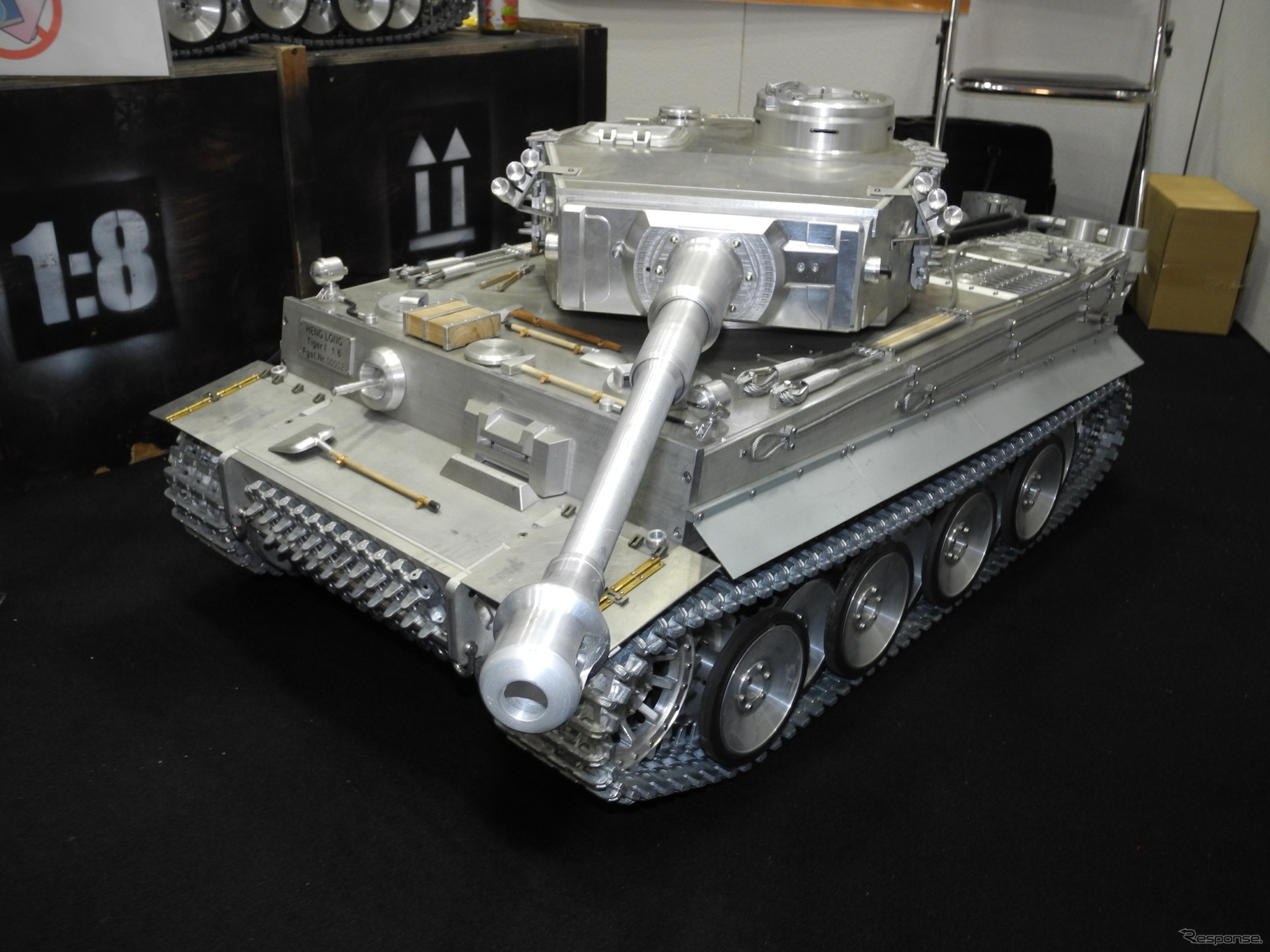 ヘンロンジャパンが展示した1/6スケールのラジコン戦車