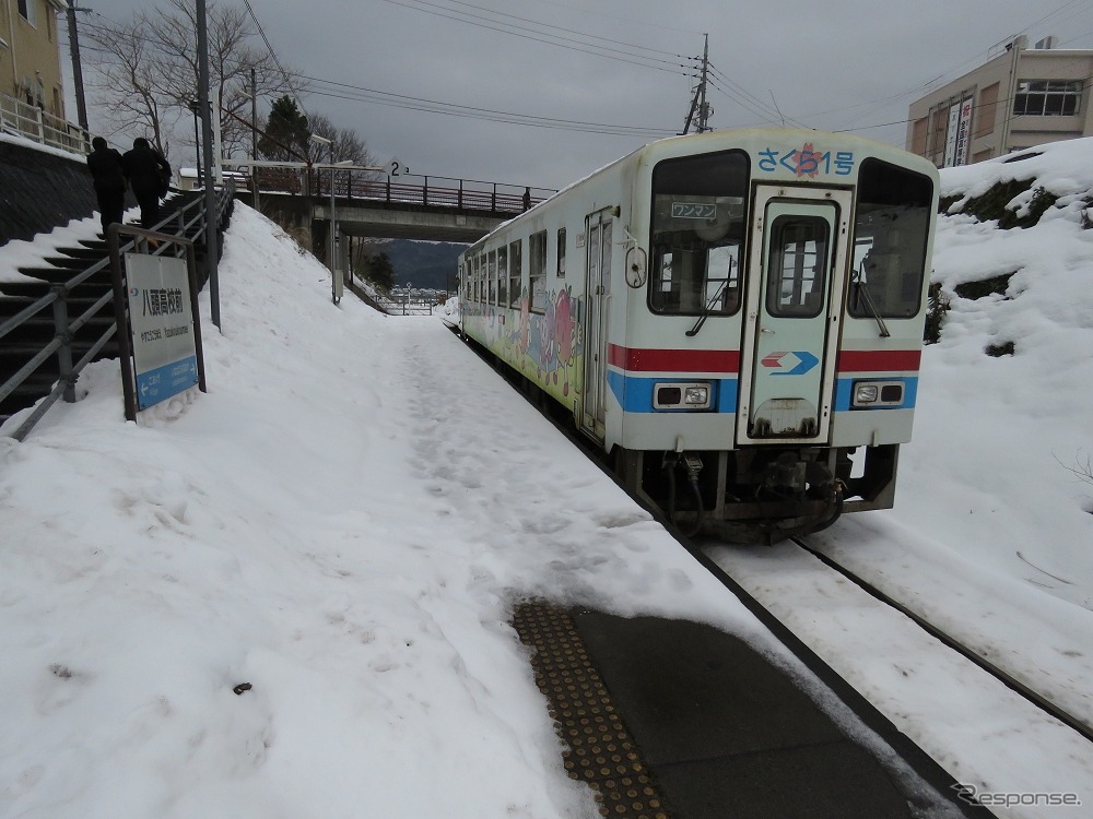 北大阪急行線の初乗り運賃は値上げ後も「日本一安い鉄道運賃」だが、若桜鉄道（写真）や岡山電軌の最安運賃と同額になる。
