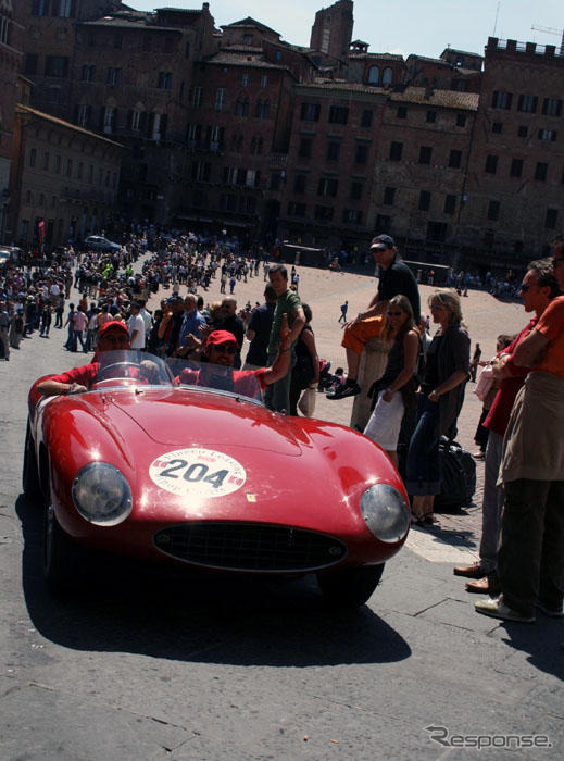 タルッフィの娘が父親の優勝車でミッレミリアに出場