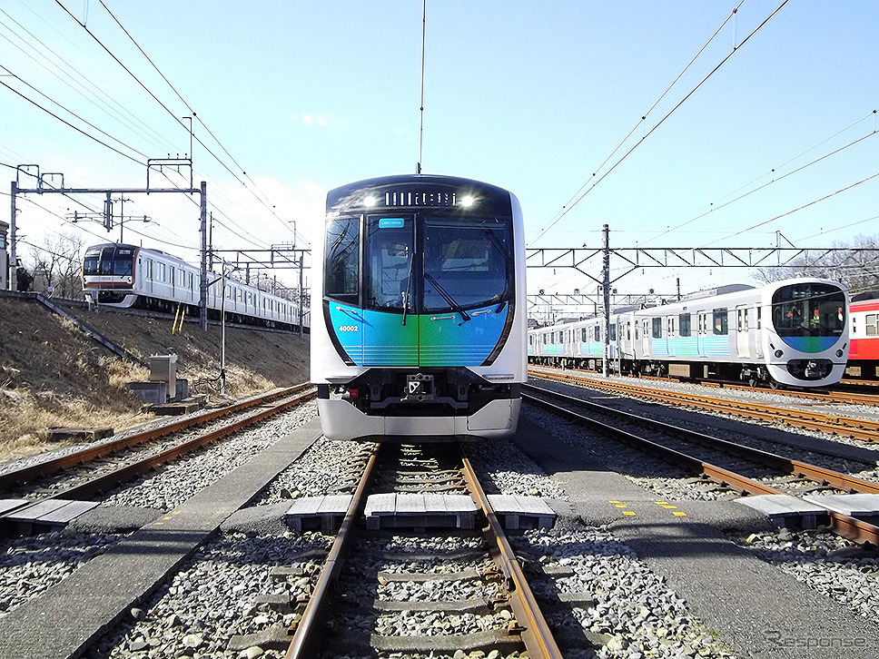 有料座席指定列車「S-TRAIN」を担う西武40000系