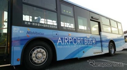 「Fukuoka Airport Bus」ラッピングバス（1）