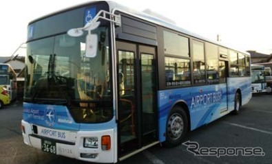 「Fukuoka Airport Bus」ラッピングバス（2）