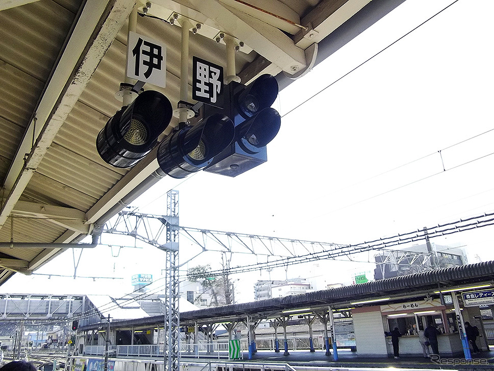 春日部駅4番ホームの出発反応標識