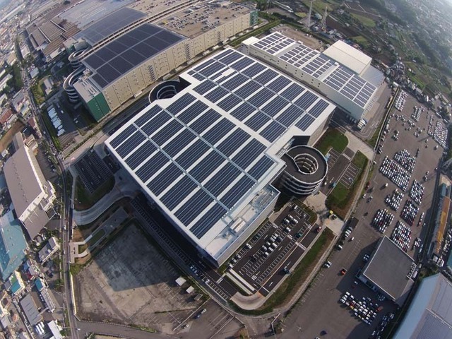 ７月に竣工した「ＧＬＰ座間」。環境に配慮し屋根全体に太陽光発電パネルを設置した