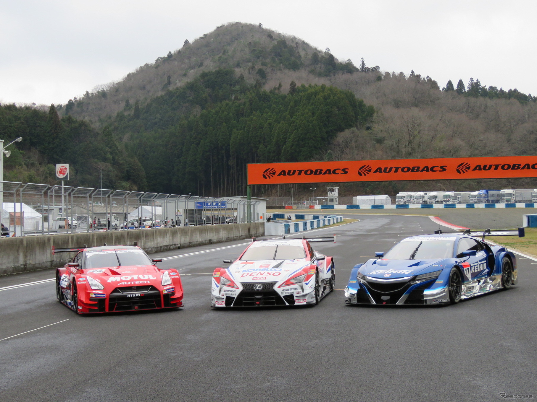 今季のGT500を戦う3車種、GT-R、LC500、NSX-GT。
